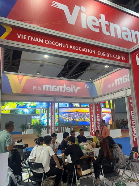 Gặp gỡ đại diện ngành dừa và Chợ đầu mối nông sản Quảng Châu, Trung Quốc.
