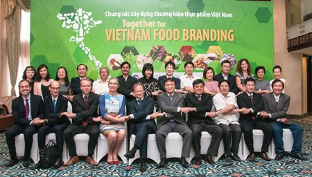 LỄ KÝ BIÊN BẢN GHI NHỚ VÀ HỘI THẢO VỀ CHƯƠNG TRÌNH XÂY DỰNG CHIẾN LƯỢC THƯƠNG HIỆU NGÀNH THỰC PHẨM VIỆT NAM